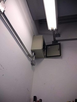 Instalação de quadro de equipamentos